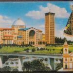 A velha e a nova Basílica de Aparecida em um cartão dos anos 1990
(acervo do autor)